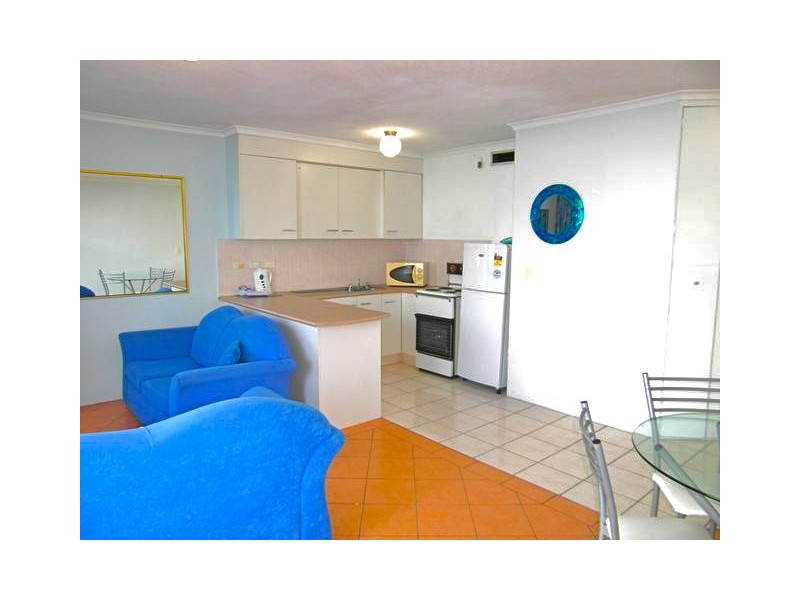 1702 ‘Surfers International’ 9 Trickett Street, Surfers Paradise QLD 4217