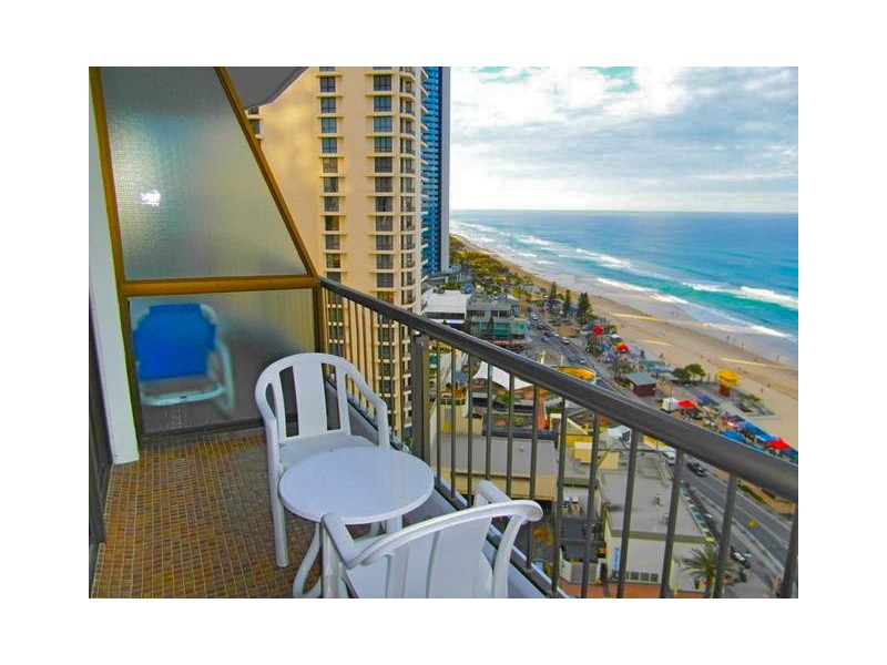 1702 ‘Surfers International’ 9 Trickett Street, Surfers Paradise QLD 4217