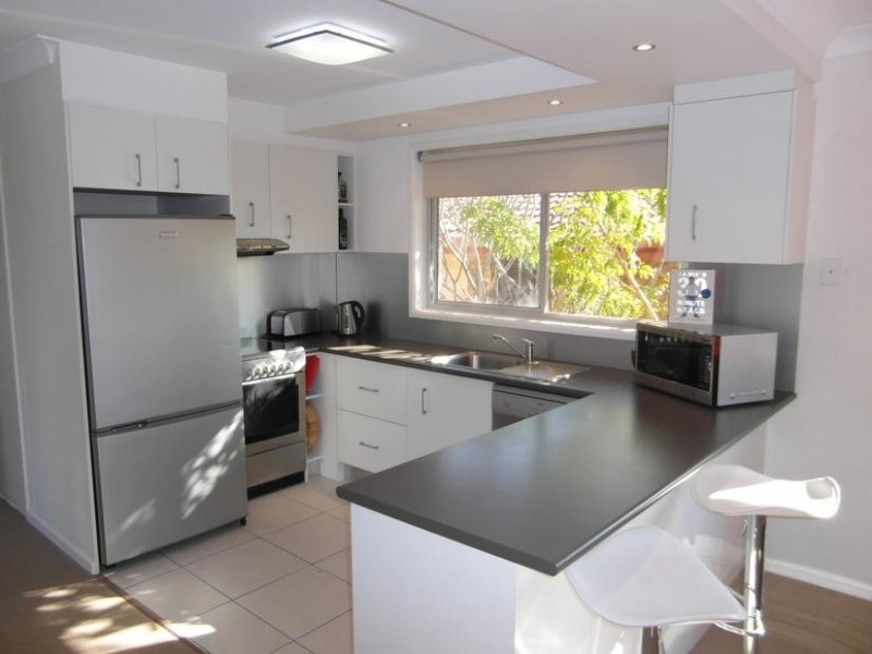 2 Sunrise Boulevard, Surfers Paradise QLD 4217