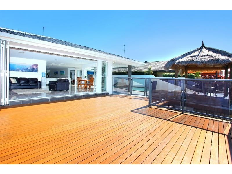 131 Campbell Street, Sorrento QLD 4217