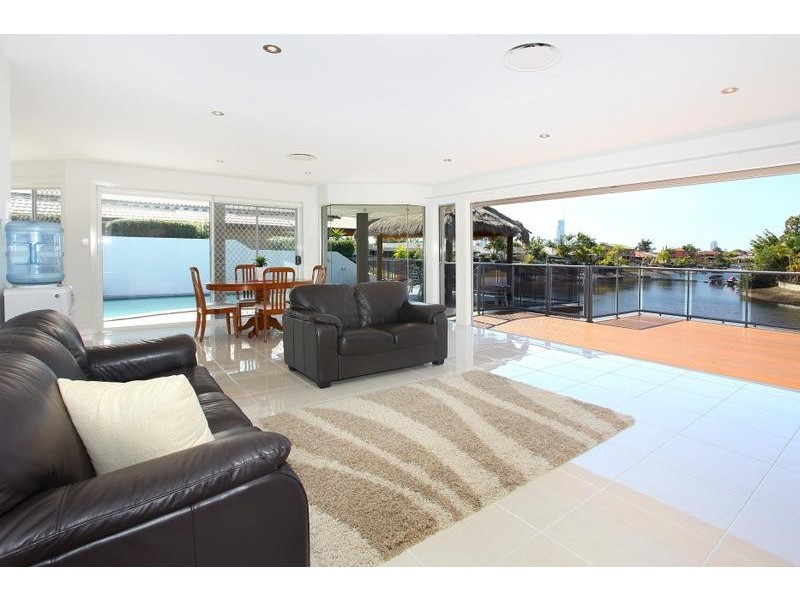 131 Campbell Street, Sorrento QLD 4217