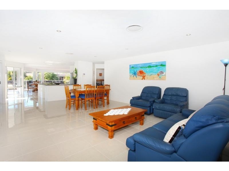 131 Campbell Street, Sorrento QLD 4217