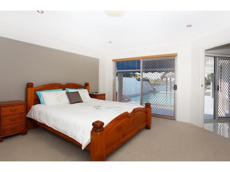 131 Campbell Street, Sorrento QLD 4217