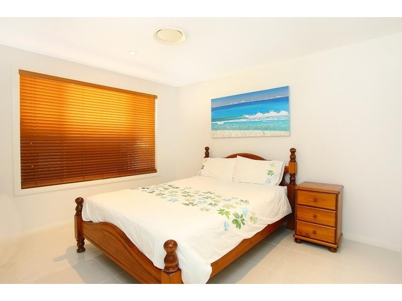 131 Campbell Street, Sorrento QLD 4217