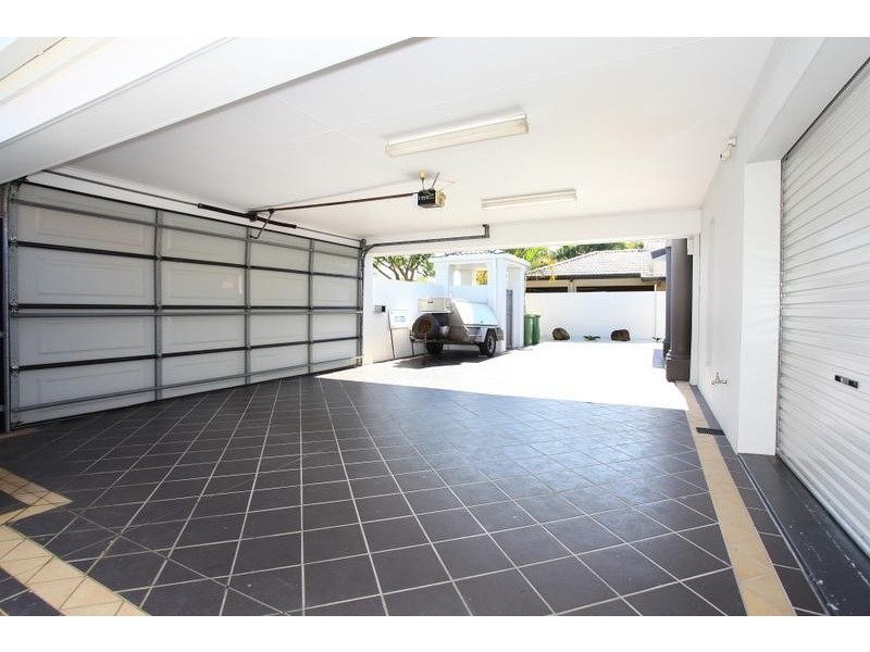 131 Campbell Street, Sorrento QLD 4217