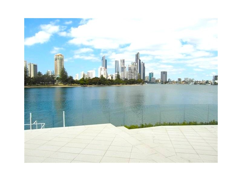 56 Admiralty Drive, Paradise Waters QLD 4217