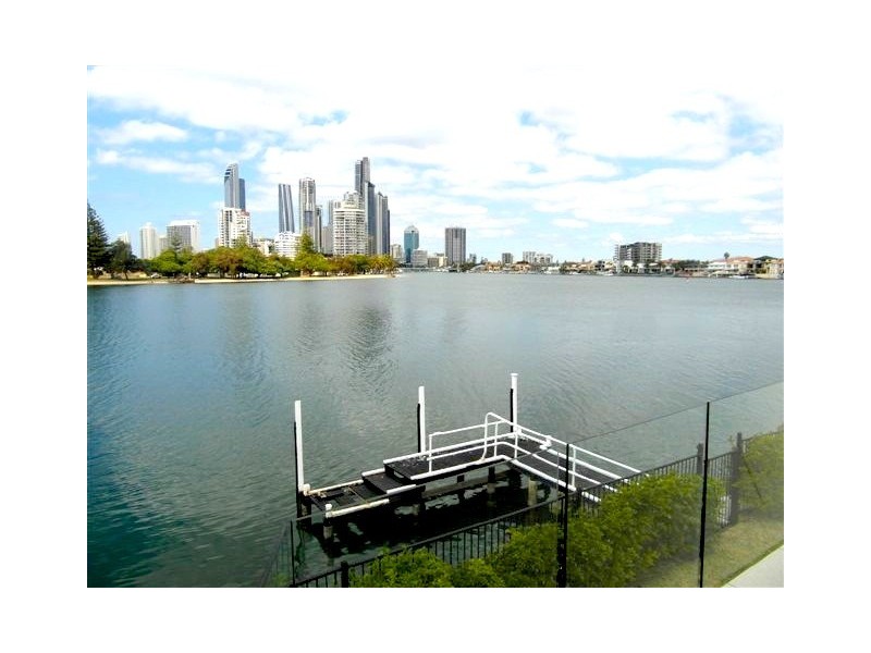 56 Admiralty Drive, Paradise Waters QLD 4217