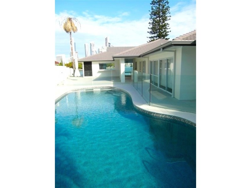 56 Admiralty Drive, Paradise Waters QLD 4217