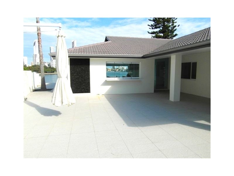 56 Admiralty Drive, Paradise Waters QLD 4217