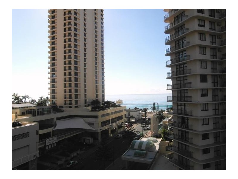 32 Hanlan Street, Surfers Paradise QLD 4217