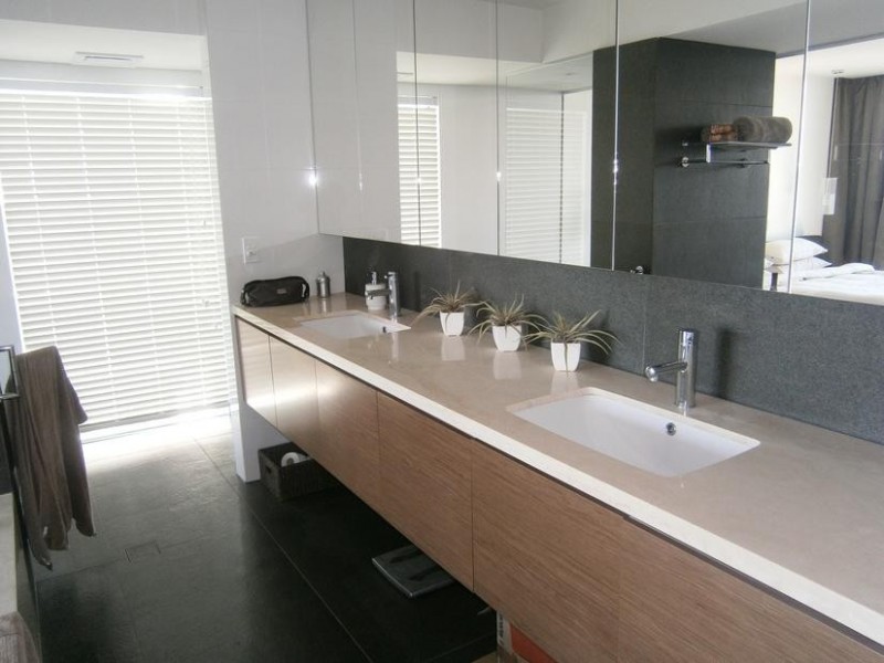 446 Marine Parade, Biggera Waters QLD 4216