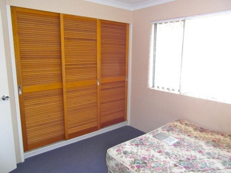 21 Oak Avenue, Surfers Paradise QLD 4217