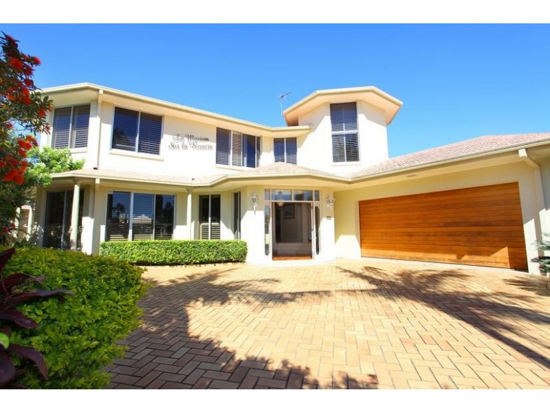 18 Kookaburra Court, Isle of Sorrento, Sorrento QLD 4217