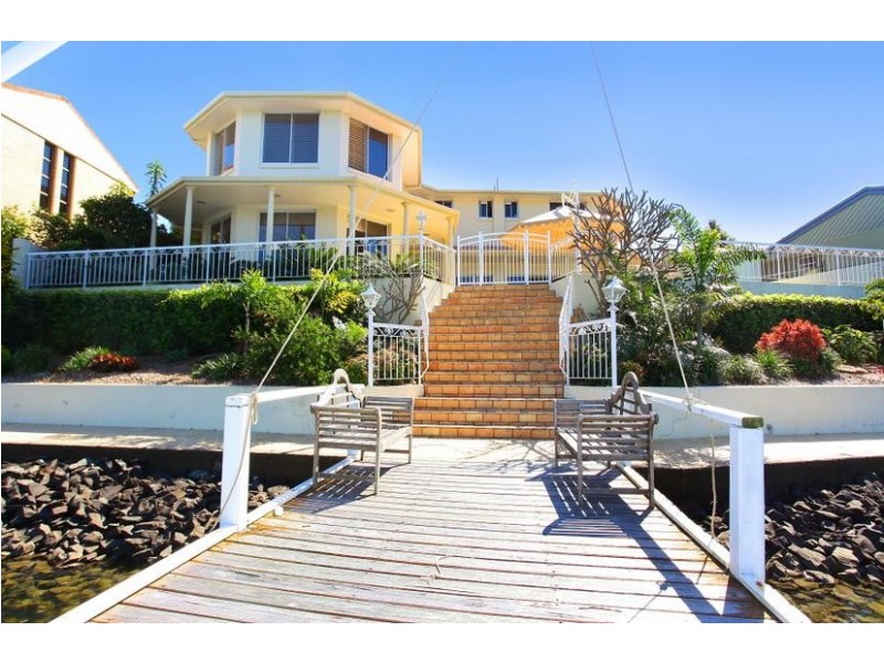 18 Kookaburra Court, Isle of Sorrento, Sorrento QLD 4217