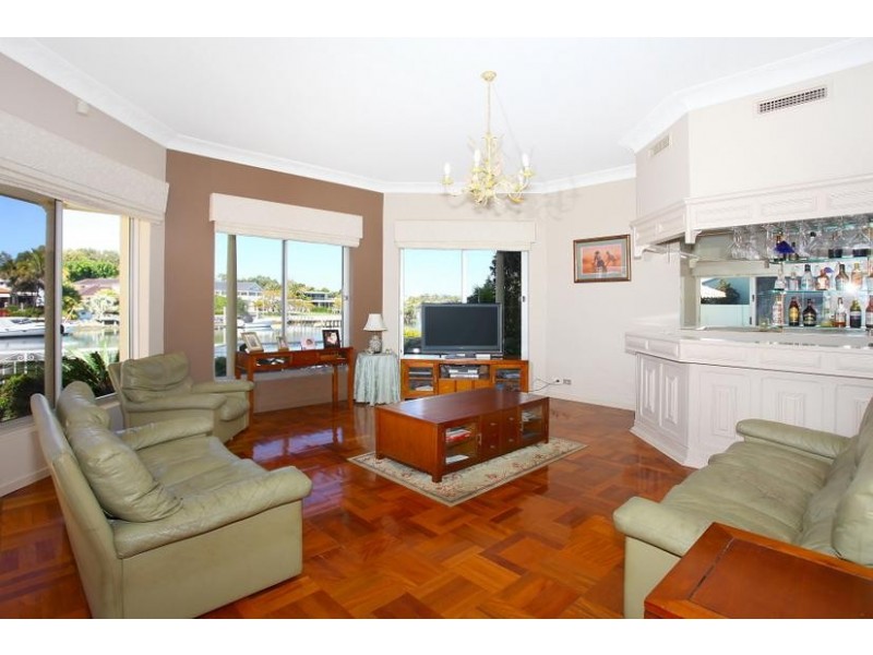 18 Kookaburra Court, Isle of Sorrento, Sorrento QLD 4217