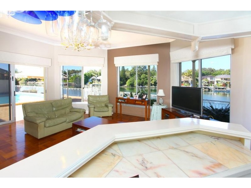 18 Kookaburra Court, Isle of Sorrento, Sorrento QLD 4217