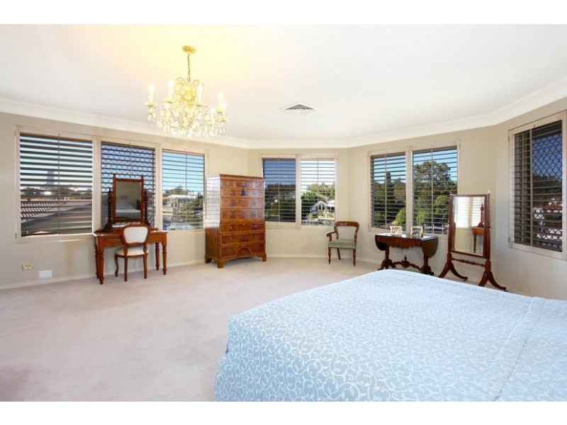 18 Kookaburra Court, Isle of Sorrento, Sorrento QLD 4217
