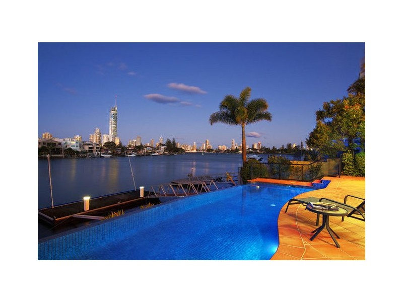 73 The Promenade, Isle Of Capri QLD 4217