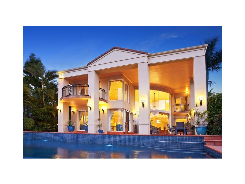 73 The Promenade, Isle Of Capri QLD 4217