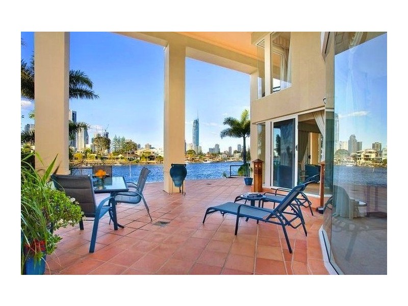 73 The Promenade, Isle Of Capri QLD 4217