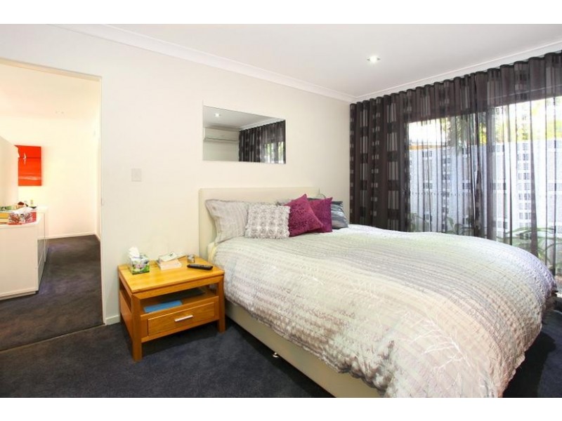 77 Regatta Parade, Southport QLD 4215