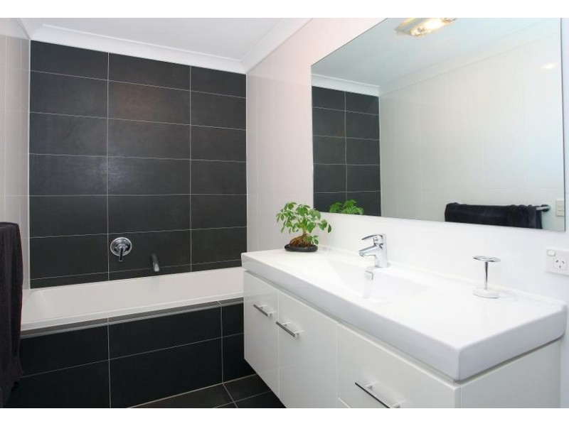 77 Regatta Parade, Southport QLD 4215