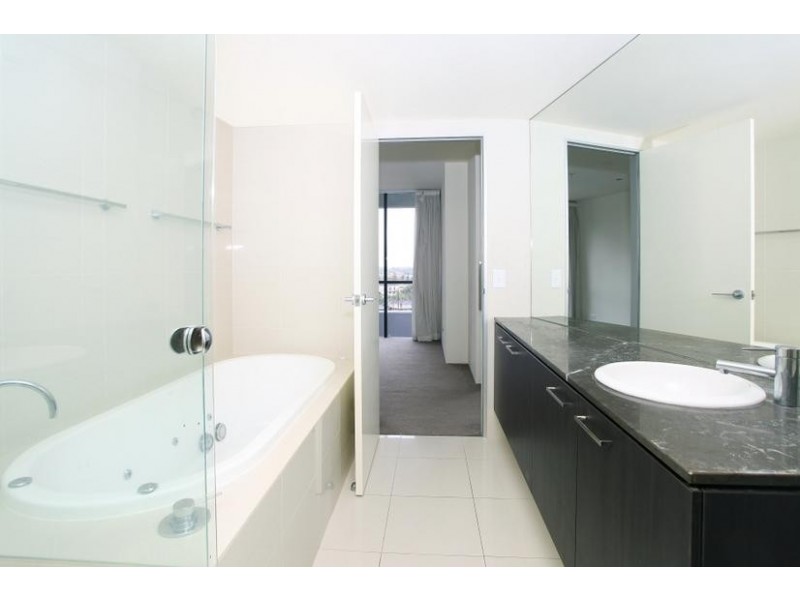 804 ‘Avalon Apartments’ 4 Wahroonga Place, Surfers Paradise QLD 4217