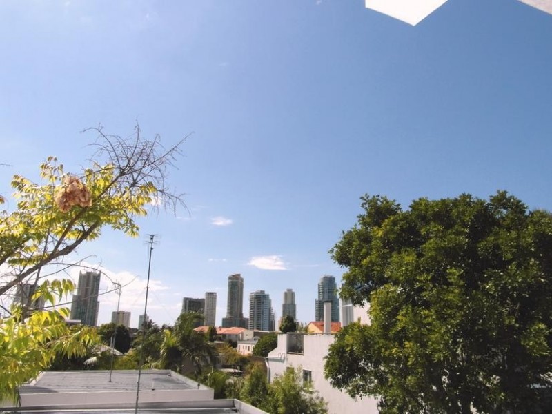 17 Purli Street, Chevron Island QLD 4217