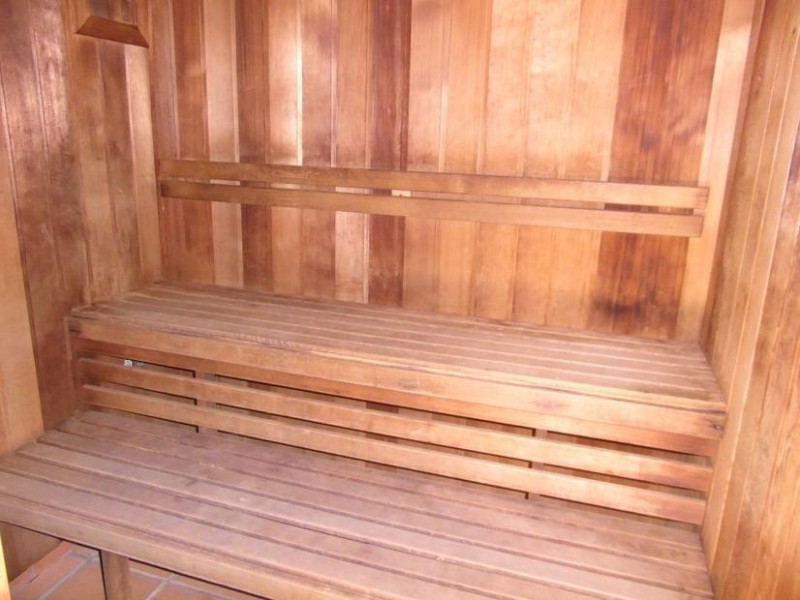 17 Purli Street, Chevron Island QLD 4217