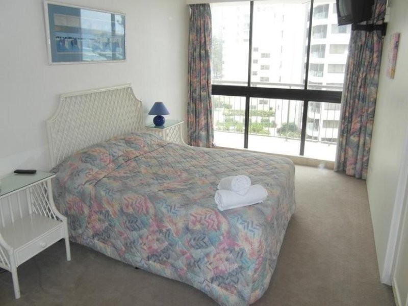 6B ‘Surfers Aquarius’ 4 Old Burleigh Road, Surfers Paradise QLD 4217