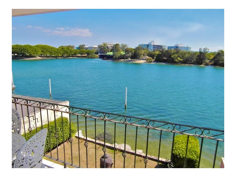191 Stanhill Drive, Chevron Island QLD 4217
