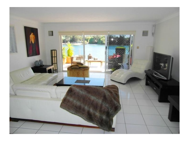 191 Stanhill Drive, Chevron Island QLD 4217