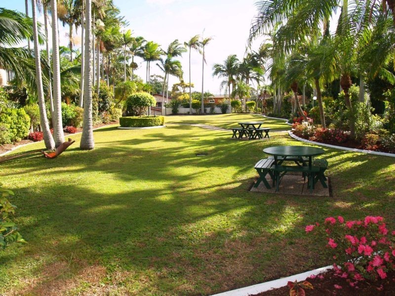 21 Peninsular Drive ‘Edgewater Gardens’, Surfers Paradise QLD 4217