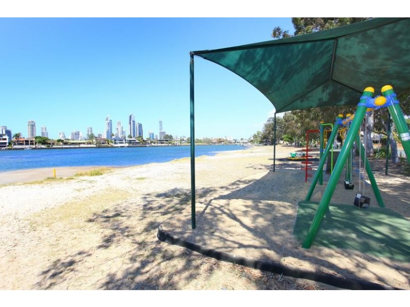 5 Capistrano Court, Southport QLD 4215