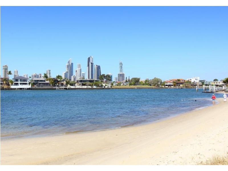 5 Capistrano Court, Southport QLD 4215