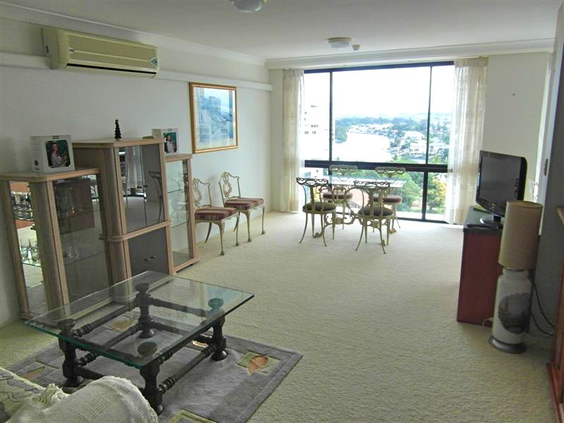 70 Remembrance Drive ‘Surfers Plaza Resort’, Surfers Paradise QLD 4217