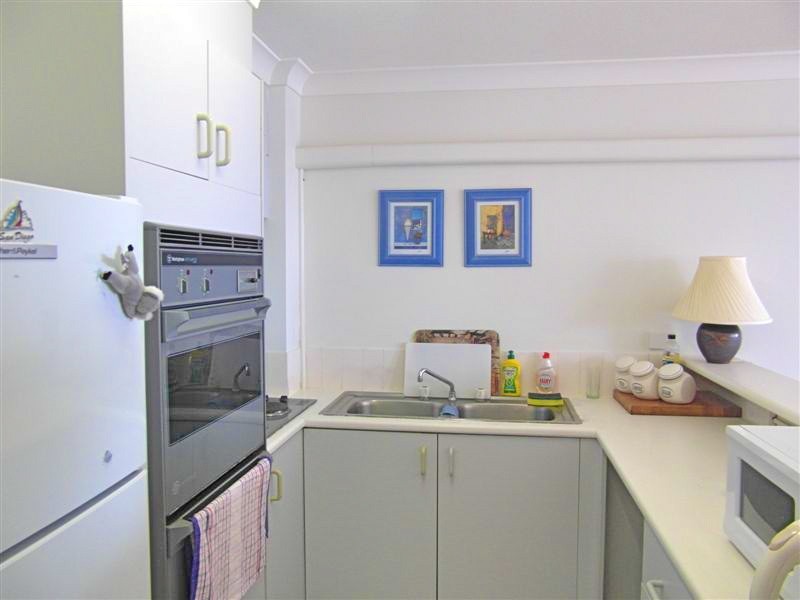 70 Remembrance Drive ‘Surfers Plaza Resort’, Surfers Paradise QLD 4217
