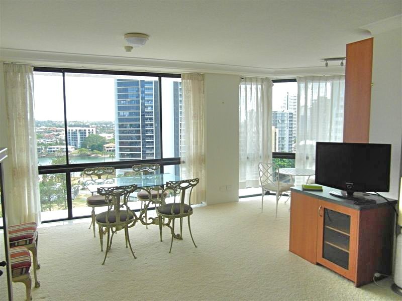 70 Remembrance Drive ‘Surfers Plaza Resort’, Surfers Paradise QLD 4217