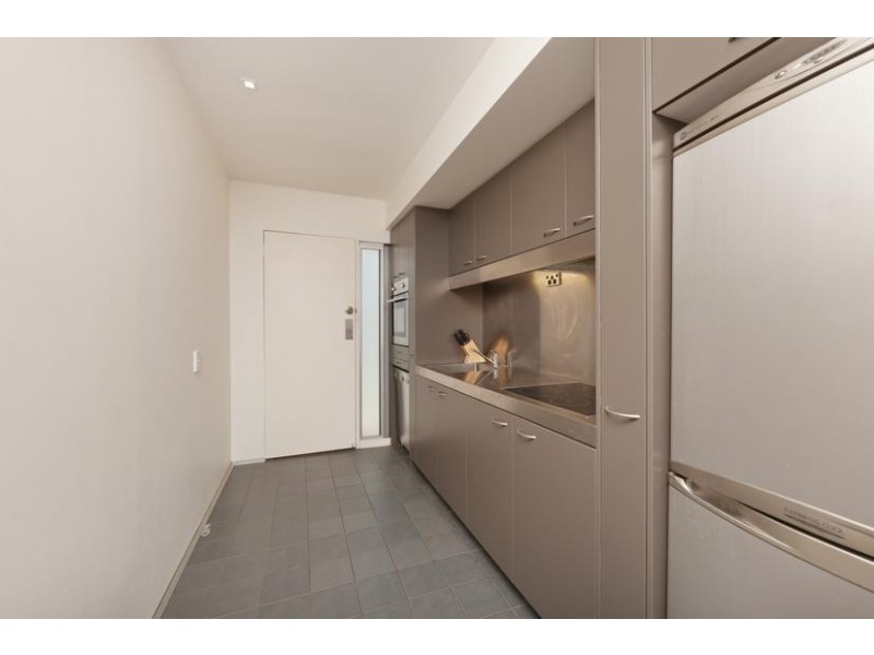 4 Holborow Close, Surfers Paradise QLD 4217