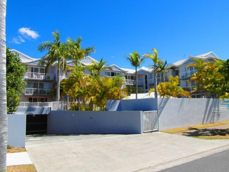 19 Whiting Street ‘Champelli Palms’, Labrador QLD 4215