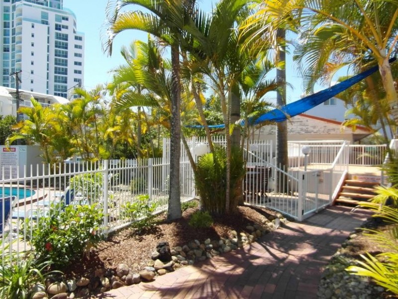 19 Whiting Street ‘Champelli Palms’, Labrador QLD 4215