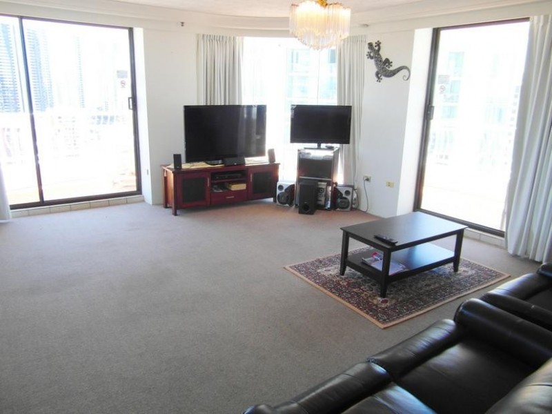 30 Laycock Street ‘Aegean’, Surfers Paradise QLD 4217