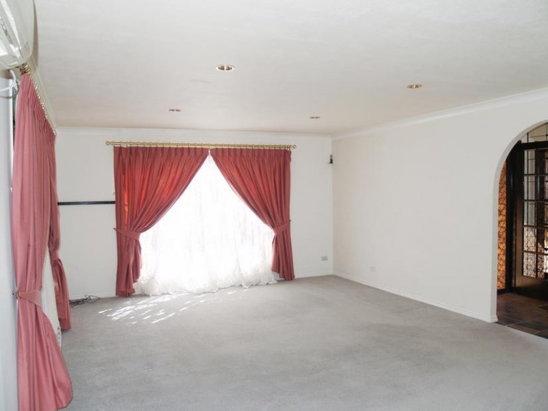 2 Wilga Grove, Ashmore QLD 4214