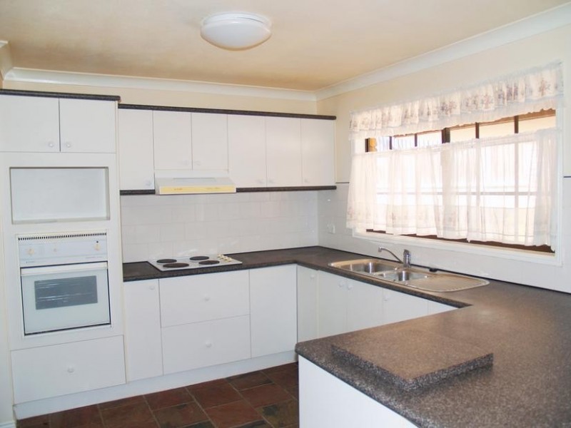 2 Wilga Grove, Ashmore QLD 4214