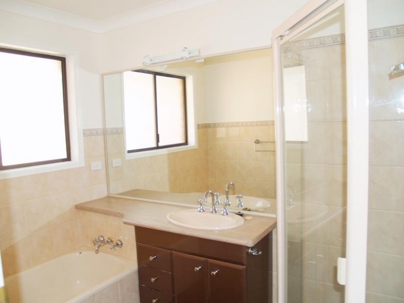 2 Wilga Grove, Ashmore QLD 4214