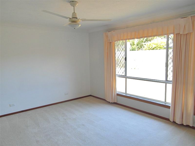 5 Inveray Avenue, Benowa QLD 4217