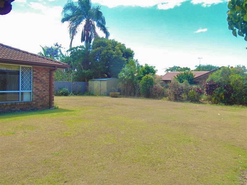 5 Inveray Avenue, Benowa QLD 4217
