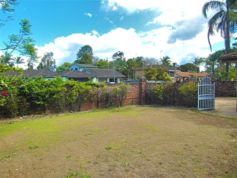 5 Inveray Avenue, Benowa QLD 4217