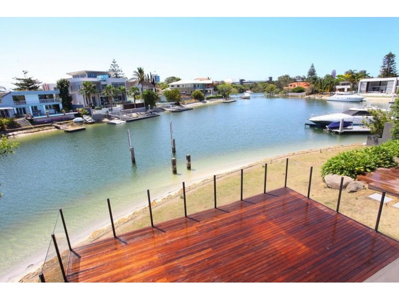 28 The Lido, Isle Of Capri QLD 4217