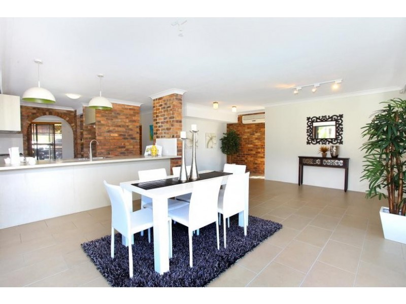 28 The Lido, Isle Of Capri QLD 4217